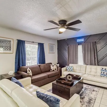 Lush Designer Home - Near The Heart Of Ybor City